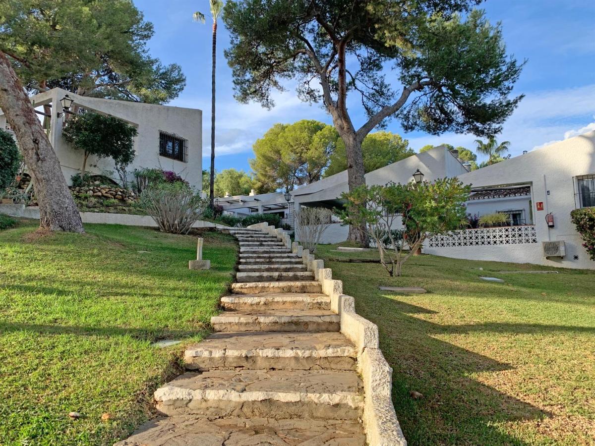 Bungalow With Large Terrace In A Quiet Park - Beach Nearby Sitio de Calahonda Luaran gambar